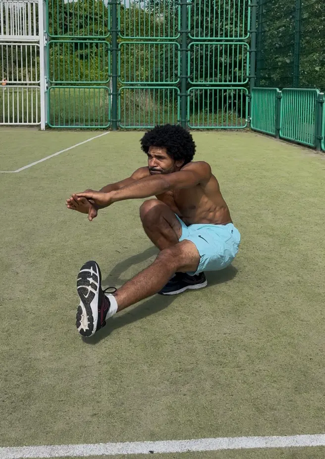 pistol squat - portrait 1